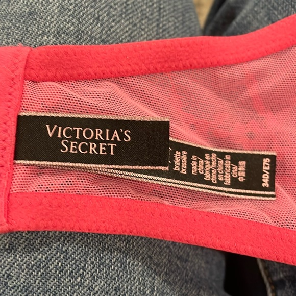 Victoria’s Secret lace halter bra 34D never worn - Picture 2 of 5